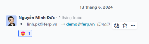 Cận cảnh một luồng trò chuyện với một cập nhật cho bản ghi liên hệ.